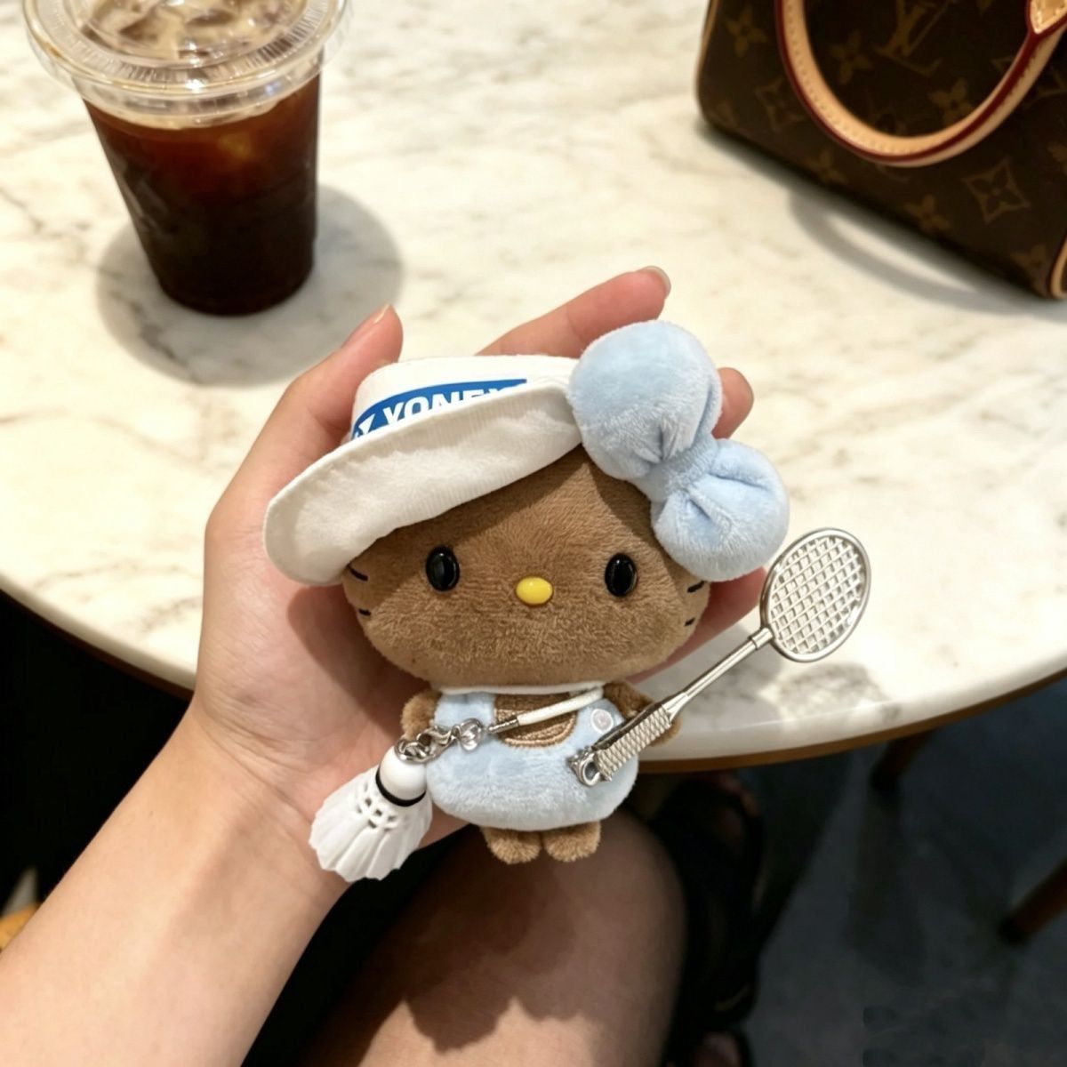ハローキティ黒肌バドミントンラケットスポーティスタイルぬいぐ - Badminton Tv のレビューと価格
