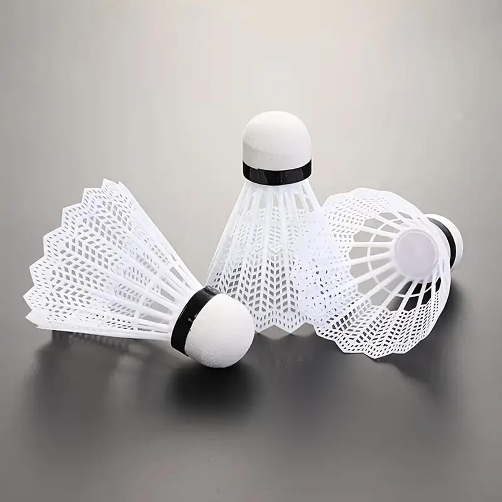 12個入り ホワイトバドミントンシャトルコック 実用的なデザ - Badminton Fun Game のレビューと価格
